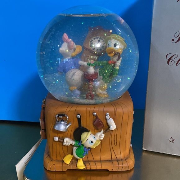 Walt Disney VTG 90’s Classic Donald Duck & Daisy Duck Musical Waterglobe Large - Picture 9 of 12